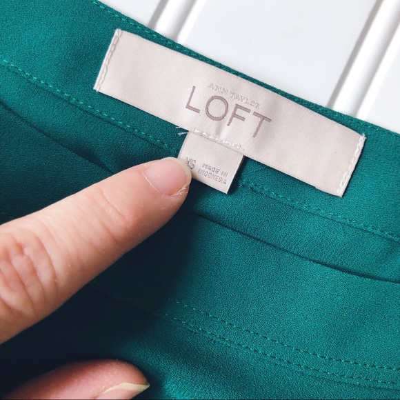 LOFT Drapey Blouse with Adjustable Sleeves - Picture 3 of 6